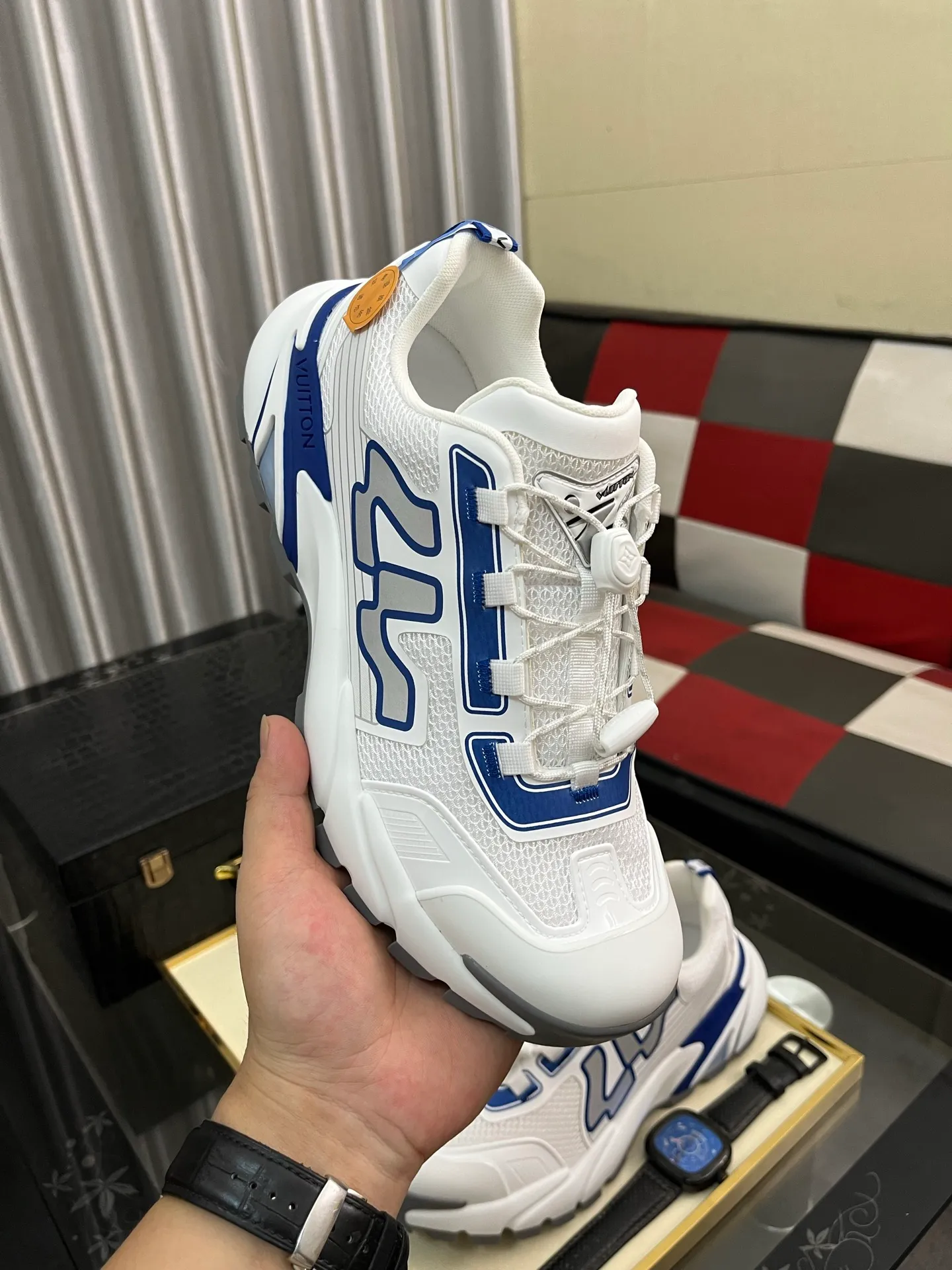 Men's shoes 💰780⌚️⌚️Top version [LOUIS VUITTON] Couple 🧑‍🤝‍🧑 Craftsman style Counter series (original order) New style 🍀LV Louis Vuitton - Top version LV classic high-top trendy shoes! Made of imported original craft calfskin, original breathable lining, and original wear-resistant, lightweight, high-end TPU outsole! High quality products! Code number: 36-457️⃣Colors available